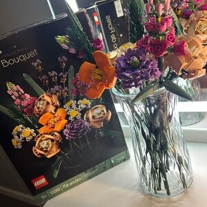 LEGO Vibrant Floral Bouquet Set